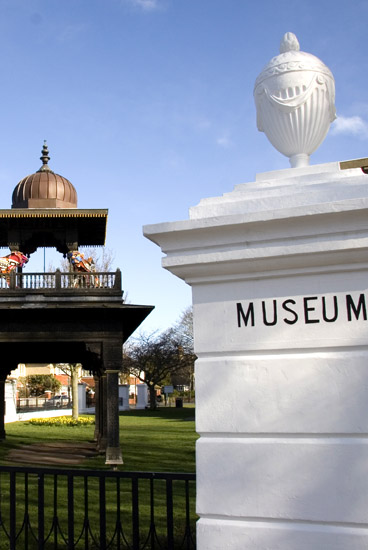 Hove Musuem entrance